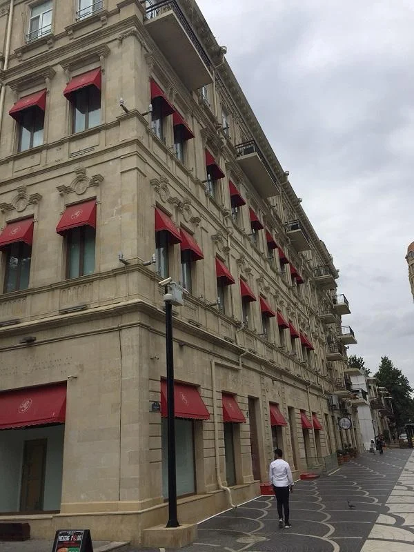 Kirayə 5 otaqlı Ofis 140 m² Səbail r.