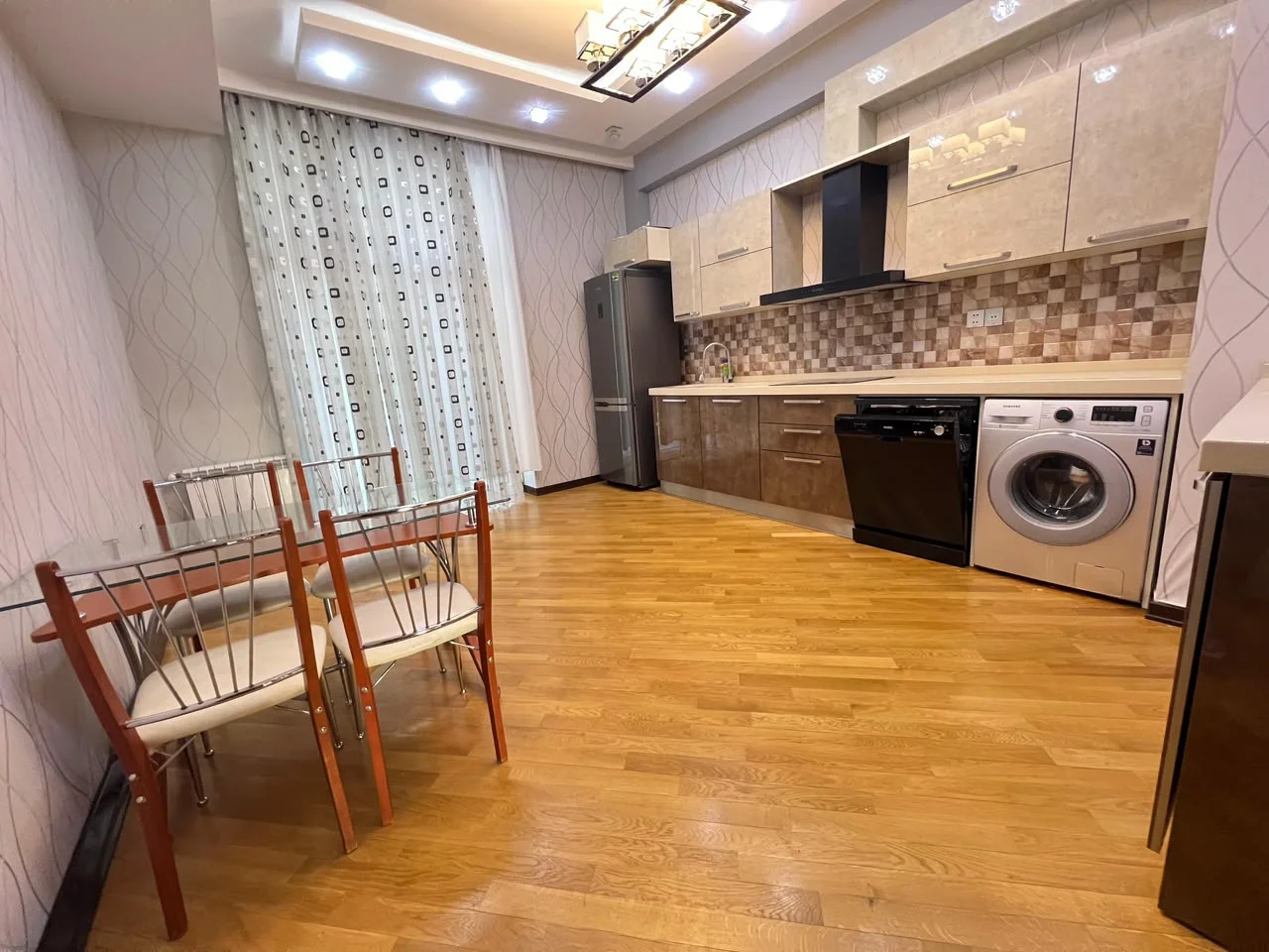Kirayə 2 otaqlı Mənzil 110 m² Xətai r. Ağ şəhər q. – şəkil 12