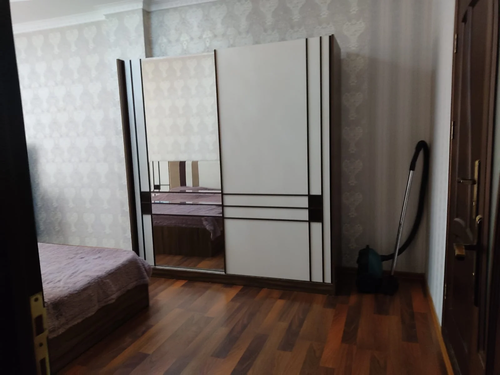 Kirayə 3 otaqlı Mənzil 120 m² Xətai r.