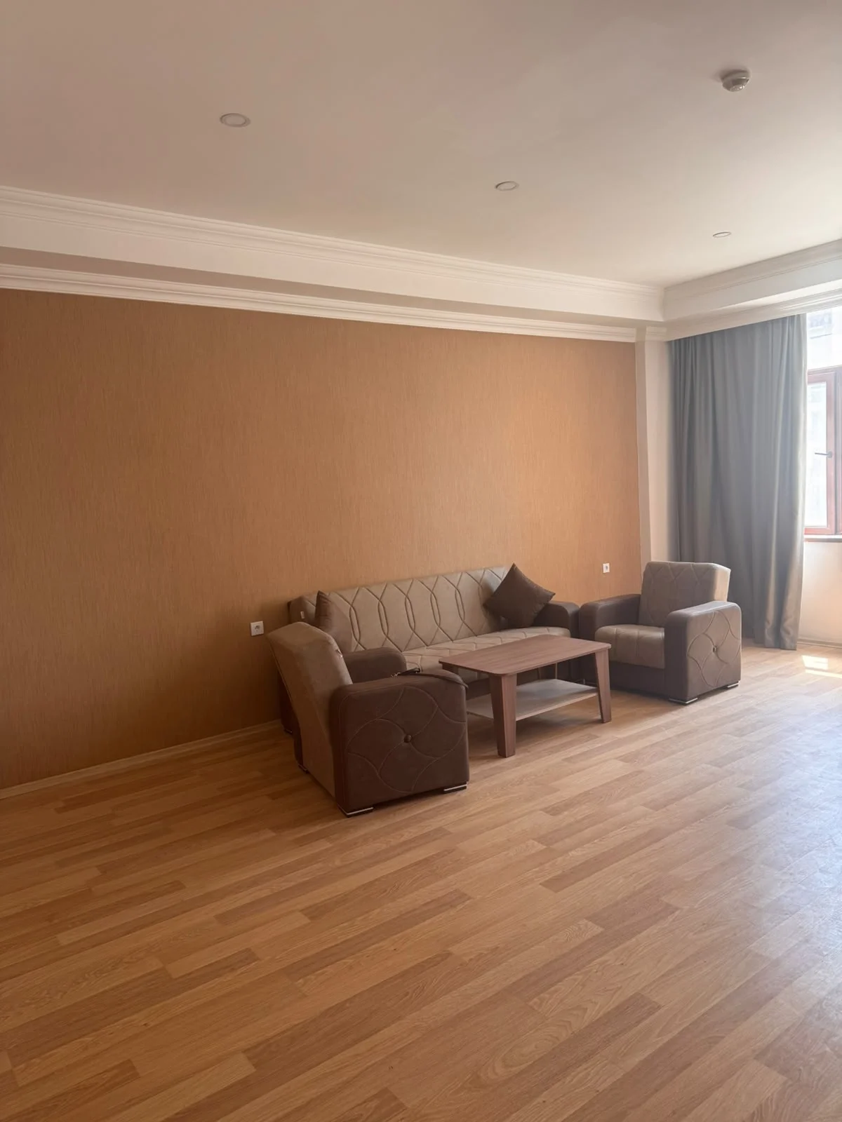 Kirayə 2 otaqlı Mənzil 125 m² Nizami r.