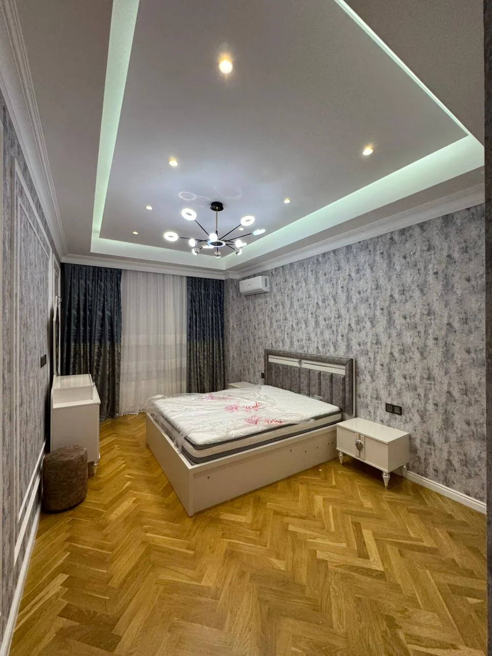 Kirayə 2 otaqlı Mənzil 92 m² Xətai r.
