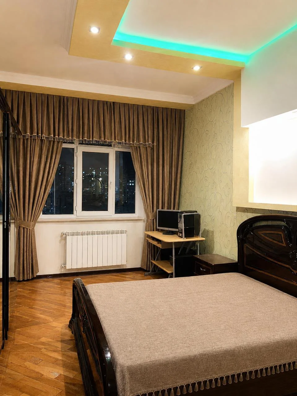 Kirayə 3 otaqlı Mənzil 142 m² Yasamal r.