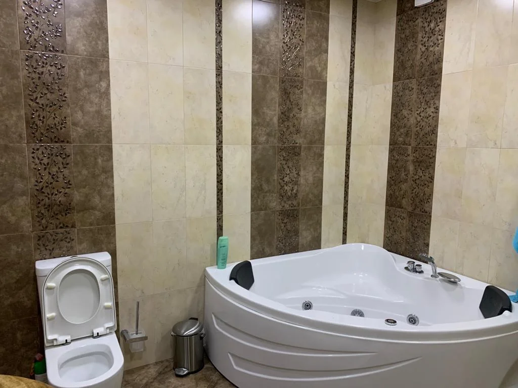 Kirayə 4 otaqlı Mənzil 170 m² Yasamal r. – şəkil 19