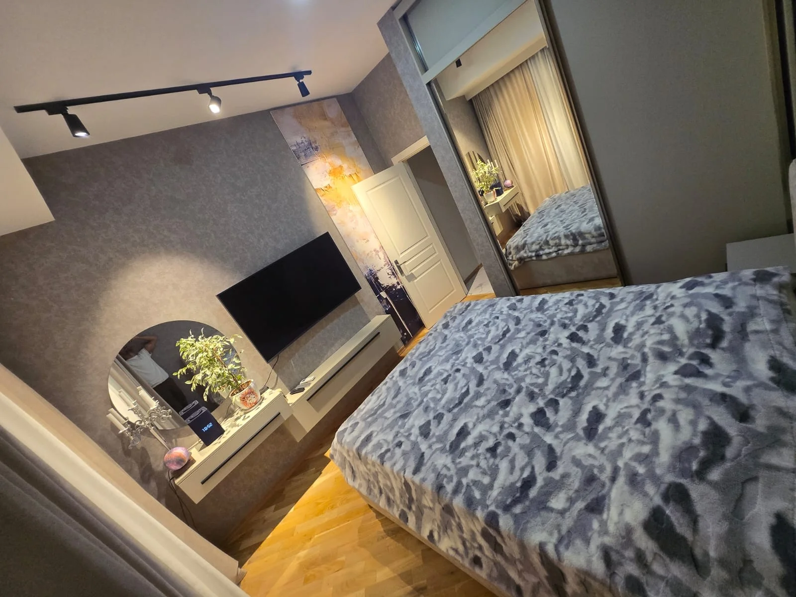 Kirayə 2 otaqlı Mənzil 80 m² Səbail r.