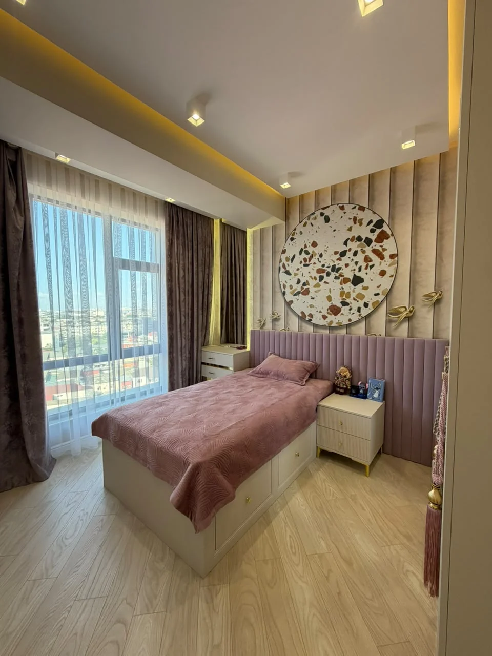 Rəssamlıq yanı 4 otaq 2500azn