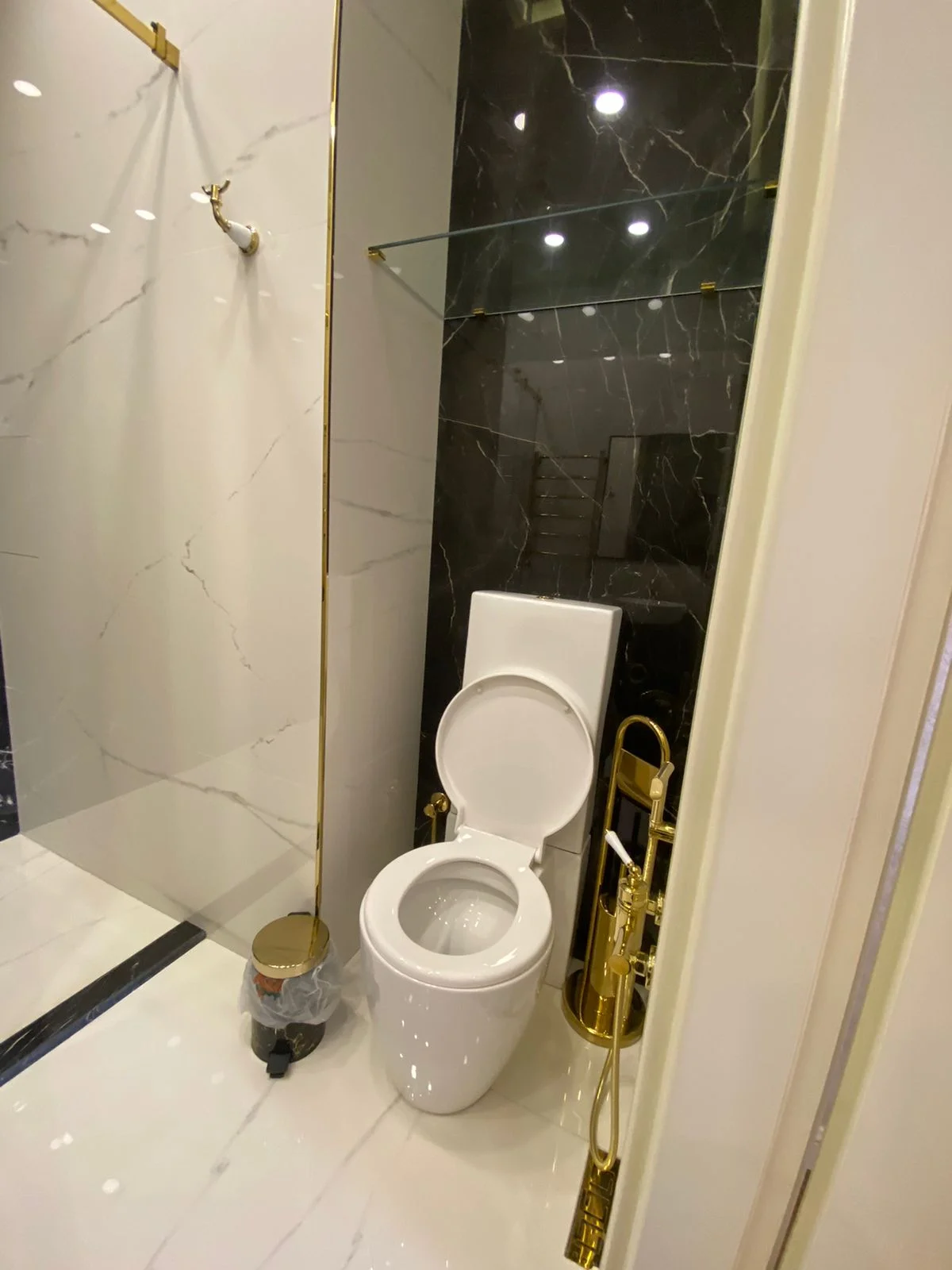 Kirayə 3 otaqlı Mənzil 180 m² Nəsimi r. – şəkil 20