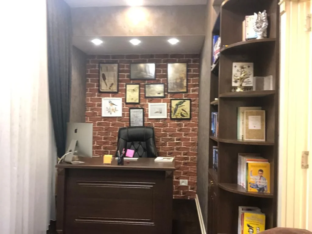 Kirayə 4 otaqlı Mənzil 190 m² Xətai r.