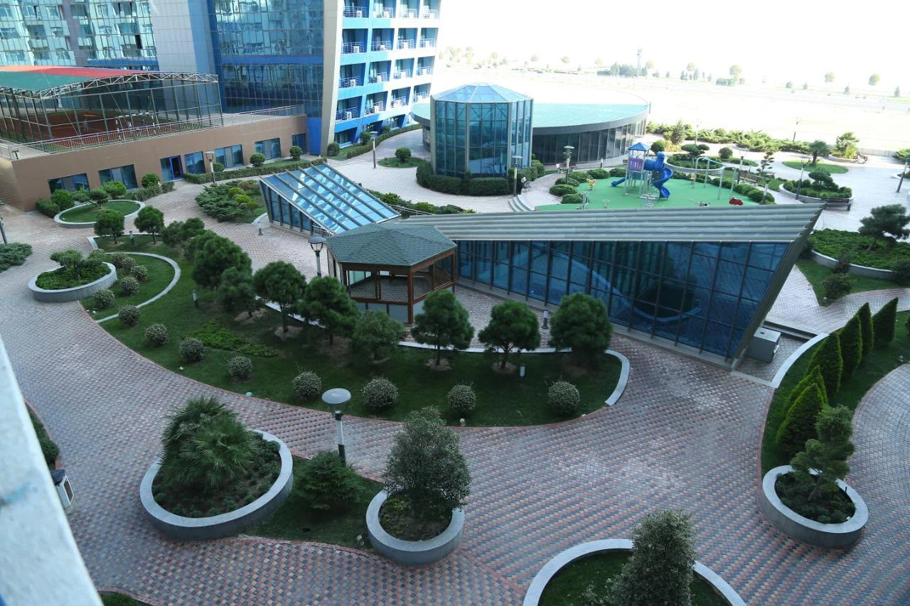 Kirayə 4 otaqlı Mənzil 270 m² Xətai r.