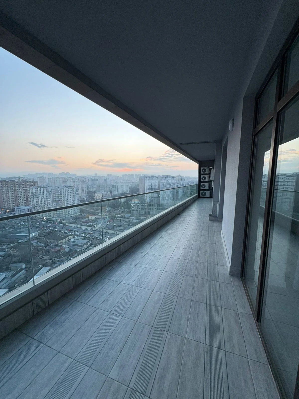 Kirayə 3 otaqlı Mənzil 146 m² Bakı – şəkil 19