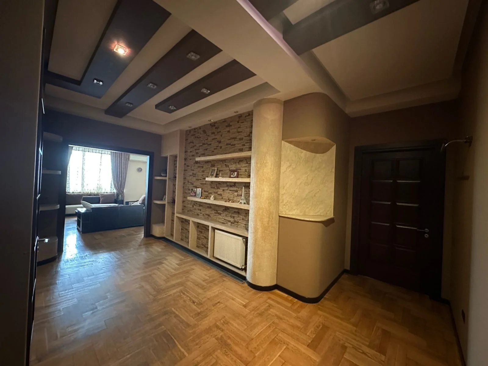 Kirayə 3 otaqlı Mənzil 160 m² Nəsimi r.