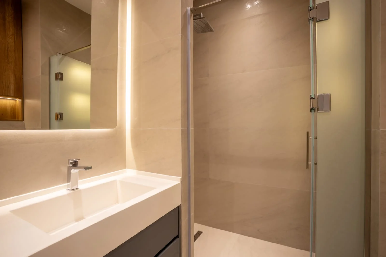Kirayə 3 otaqlı Mənzil 160 m² Xətai r.