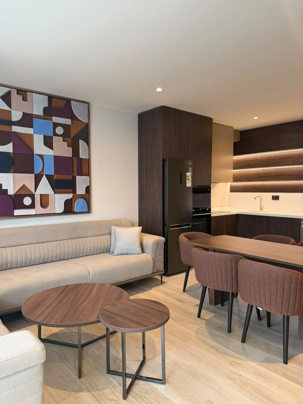 Kirayə 2 otaqlı Mənzil 97 m² Xətai r.