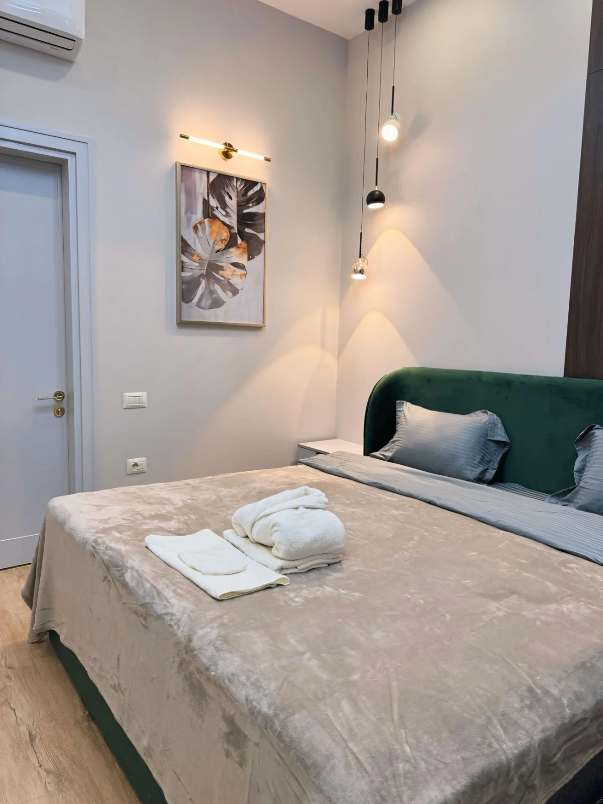 Kirayə 3 otaqlı Mənzil 120 m² Xətai r.