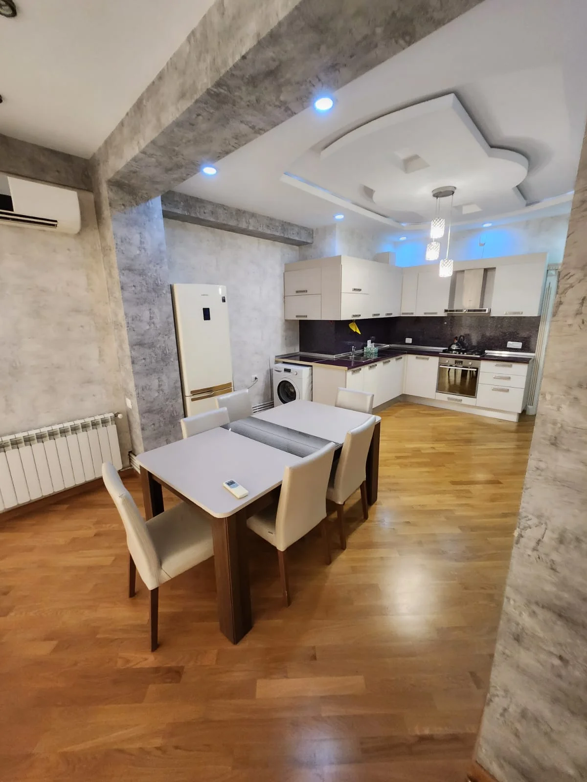 Kirayə 2 otaqlı Mənzil 110 m² Nəsimi r.