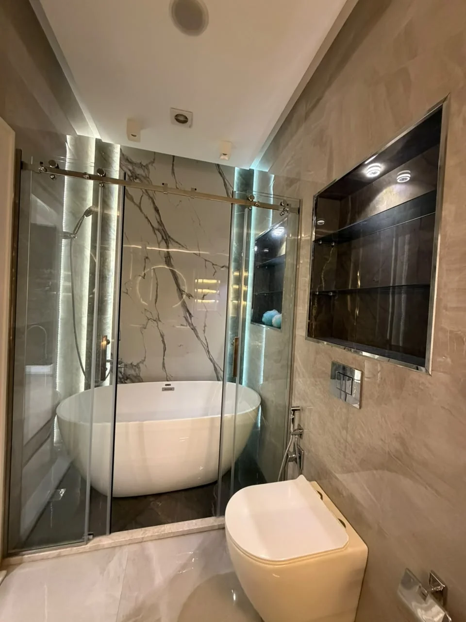 Kirayə 4 otaqlı Mənzil 160 m² Nərimanov r. – şəkil 7