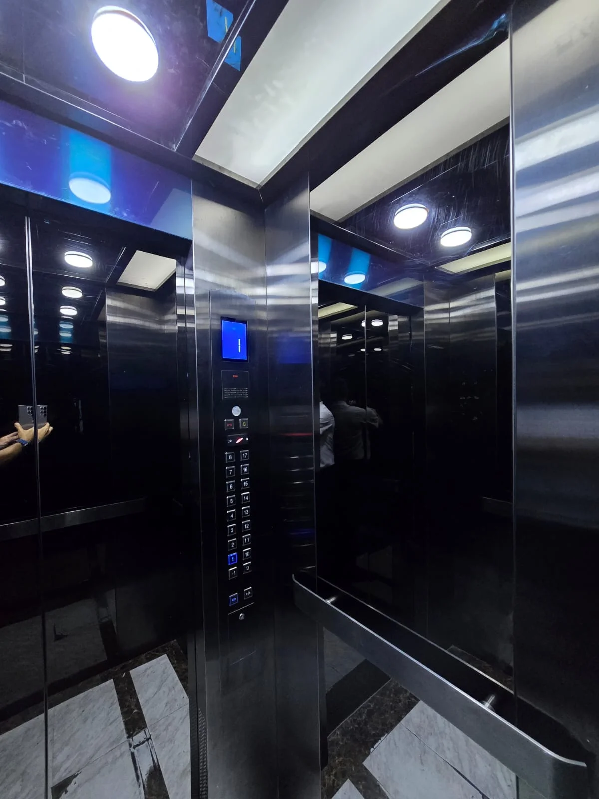 Kirayə 3 otaqlı Mənzil 105 m² Nərimanov r.
