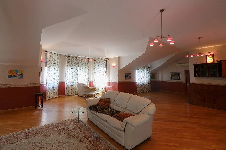 Satılır 8 otaqlı Həyət evi / Bağ evi 630 m² Nərimanov r.