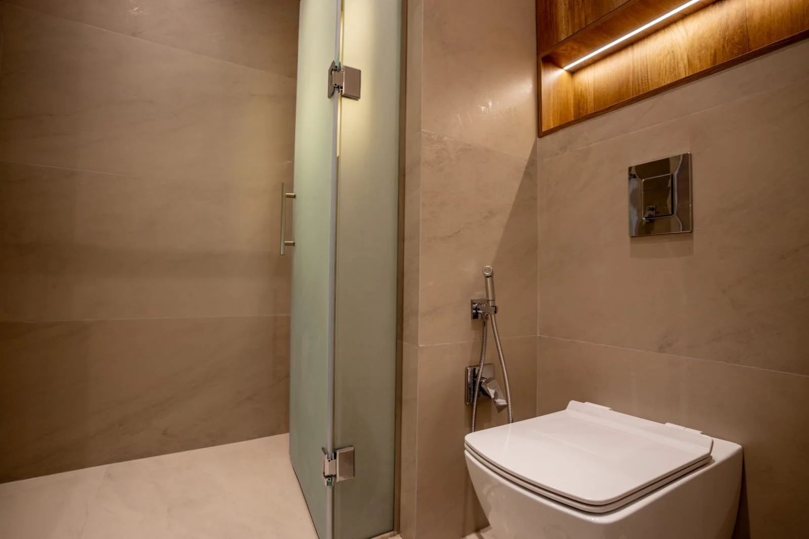 Kirayə 3 otaqlı Mənzil 160 m² Xətai r.