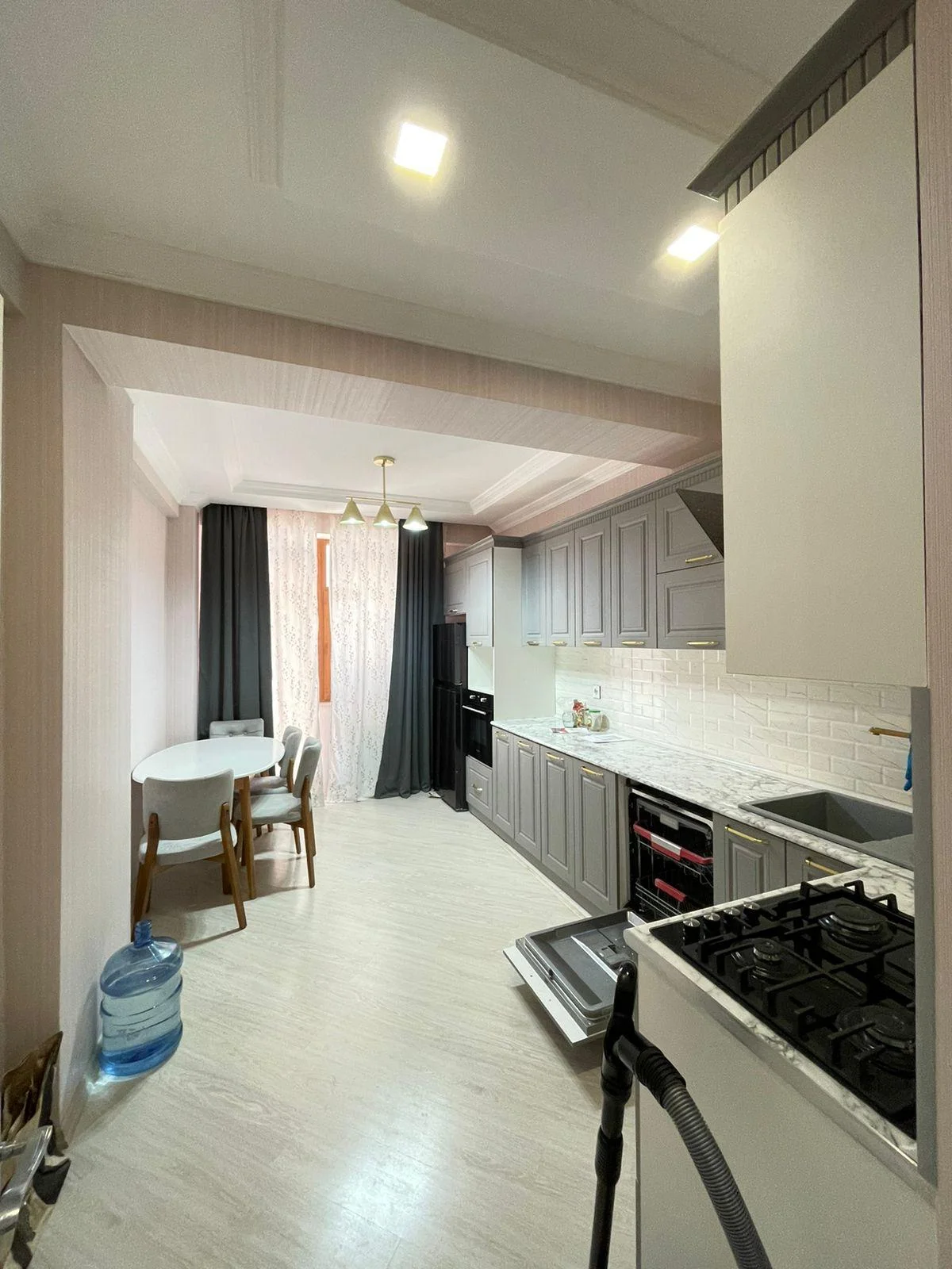 Kirayə 3 otaqlı Mənzil 125 m² Yasamal r. Yeni Yasamal q. İnşaatçılar m. – şəkil 15