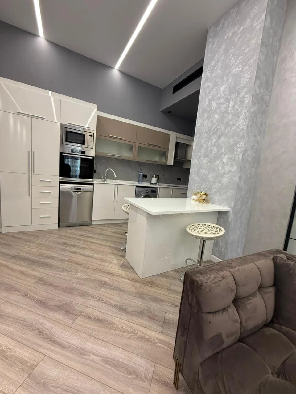 Kirayə 2 otaqlı Mənzil 60 m² Xətai r.