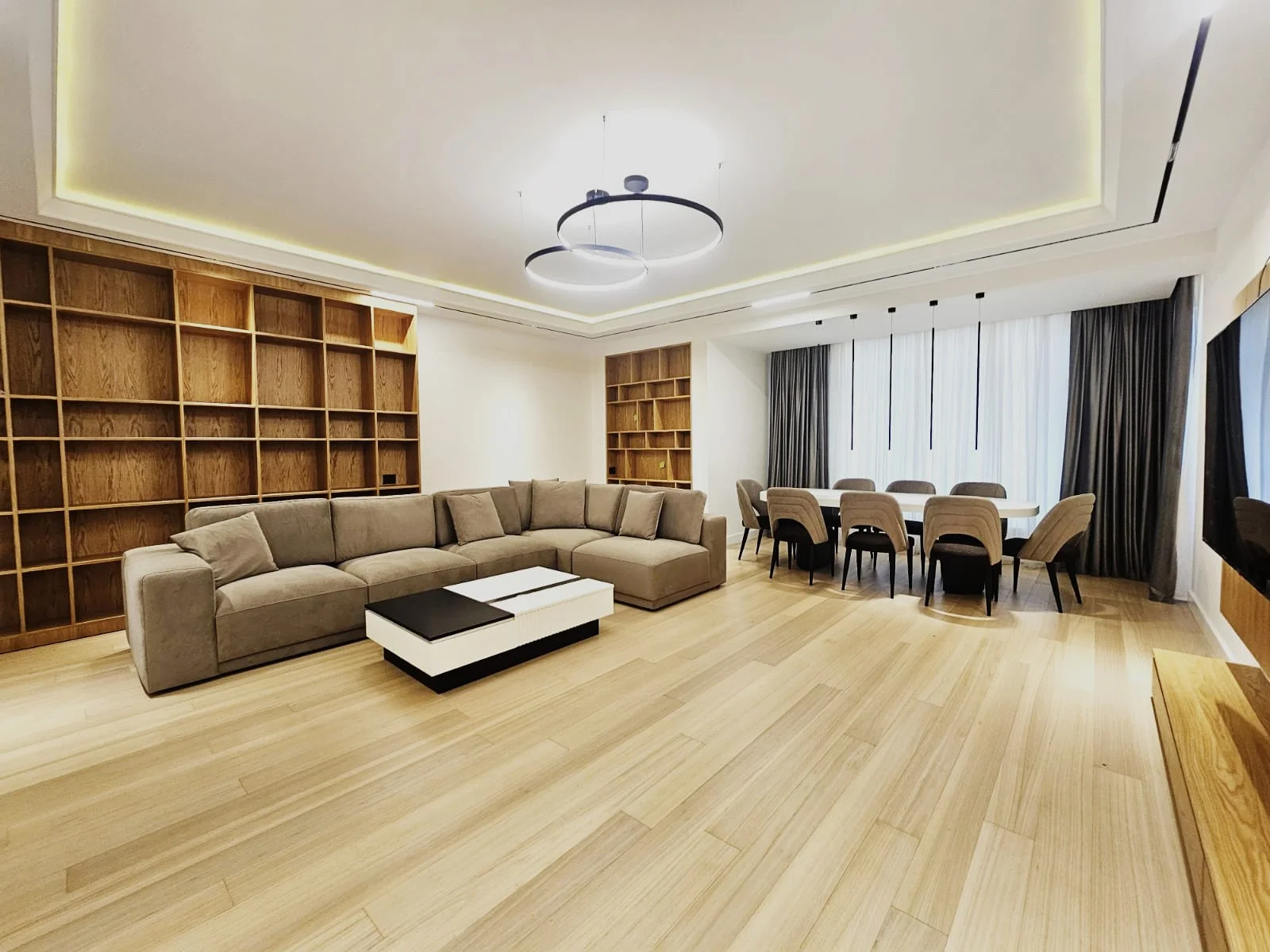 Kirayə 3 otaqlı Mənzil 180 m² Nəsimi r. – şəkil 1