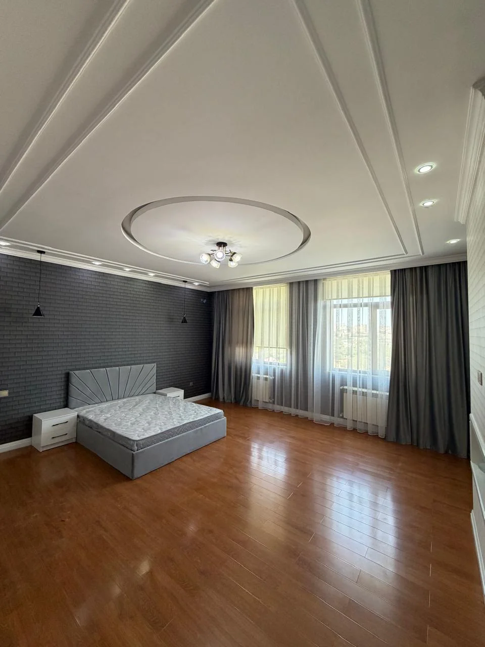 Kirayə 4 otaqlı Mənzil 240 m² Nəsimi r.