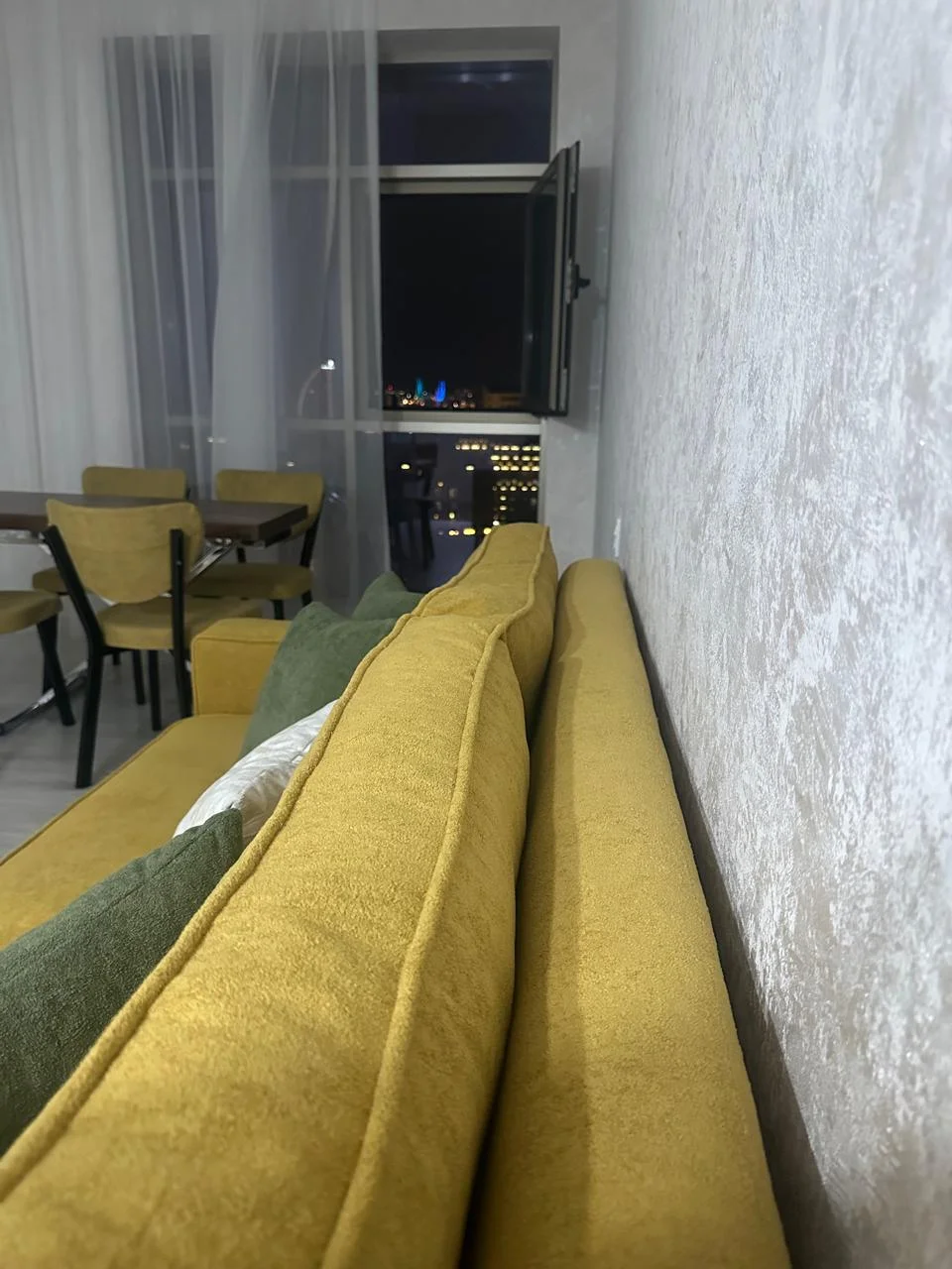 DƏNİZ VƏ ŞƏHƏR MƏNZƏRƏLİ MENZIL