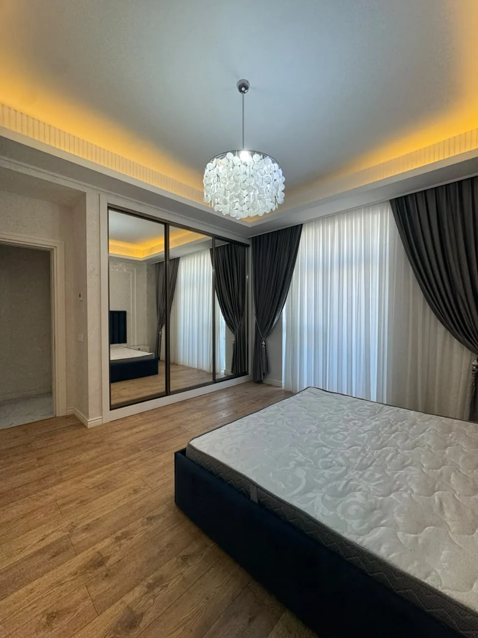 Kirayə 3 otaqlı Mənzil 158 m² Xətai r.
