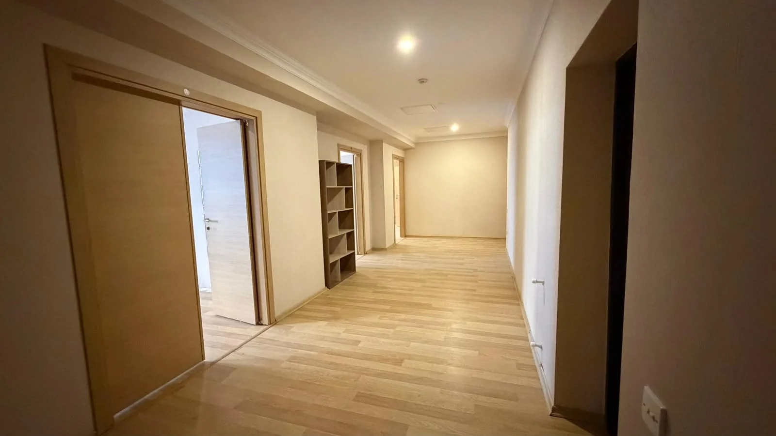 Kirayə 2 otaqlı Mənzil 125 m² Nizami r.