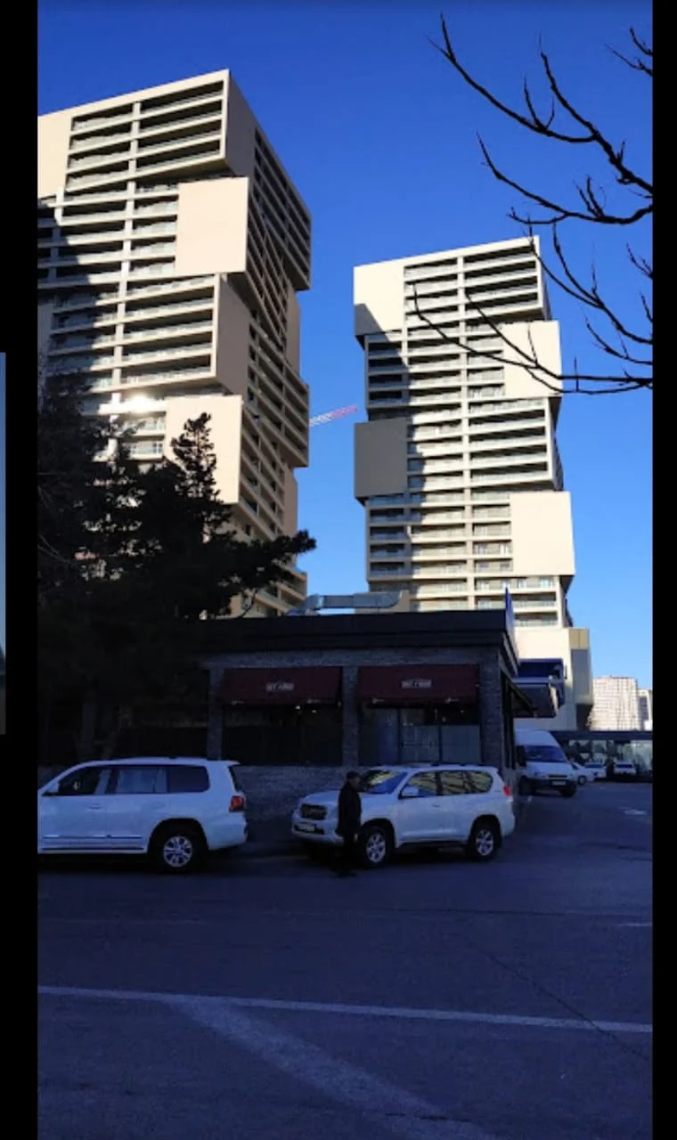 Kirayə 3 otaqlı Mənzil 148 m² Nəsimi r. – şəkil 1