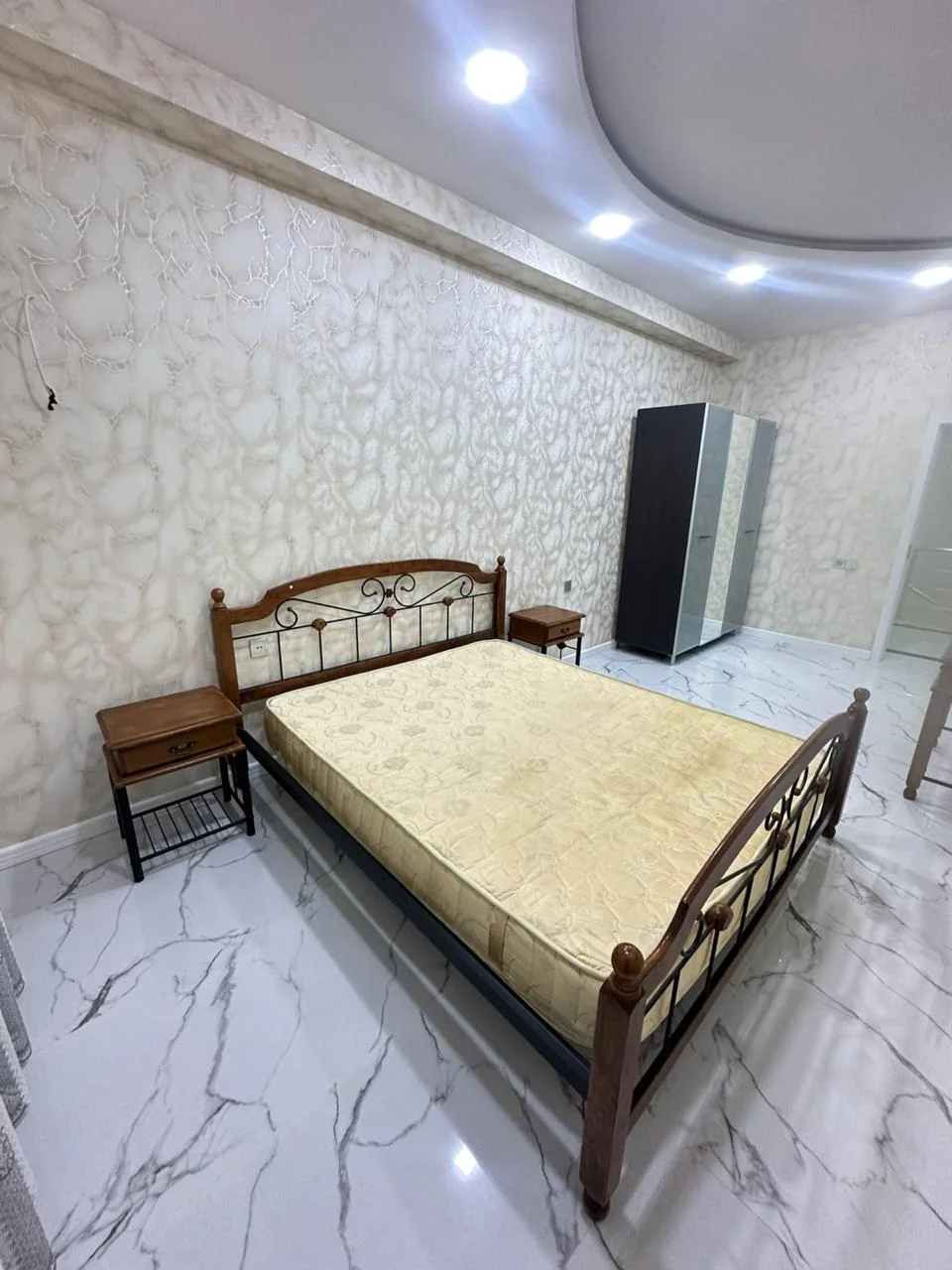 Kirayə 5 otaqlı Mənzil 245 m² Nəsimi r.