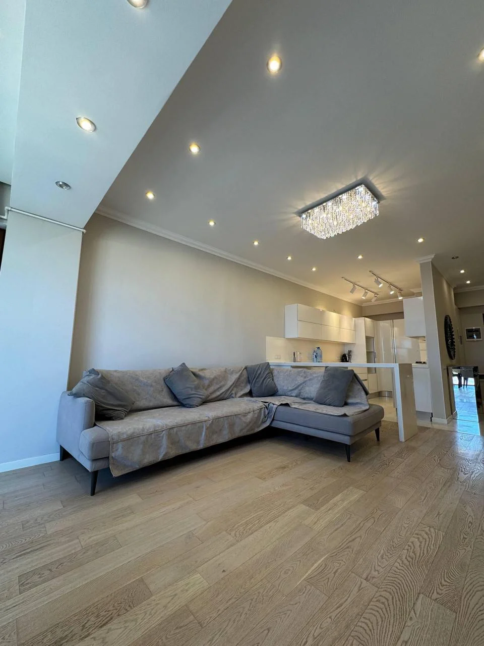 Kirayə 3 otaqlı Mənzil 119 m² Nəsimi r.