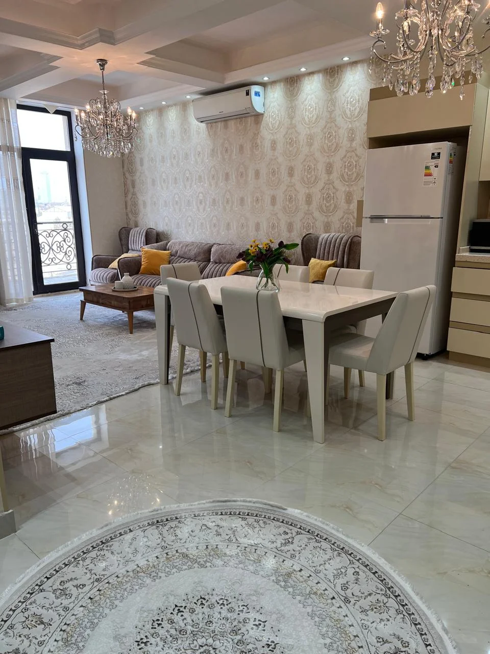 Kirayə 3 otaqlı Mənzil 100 m² Xətai r.