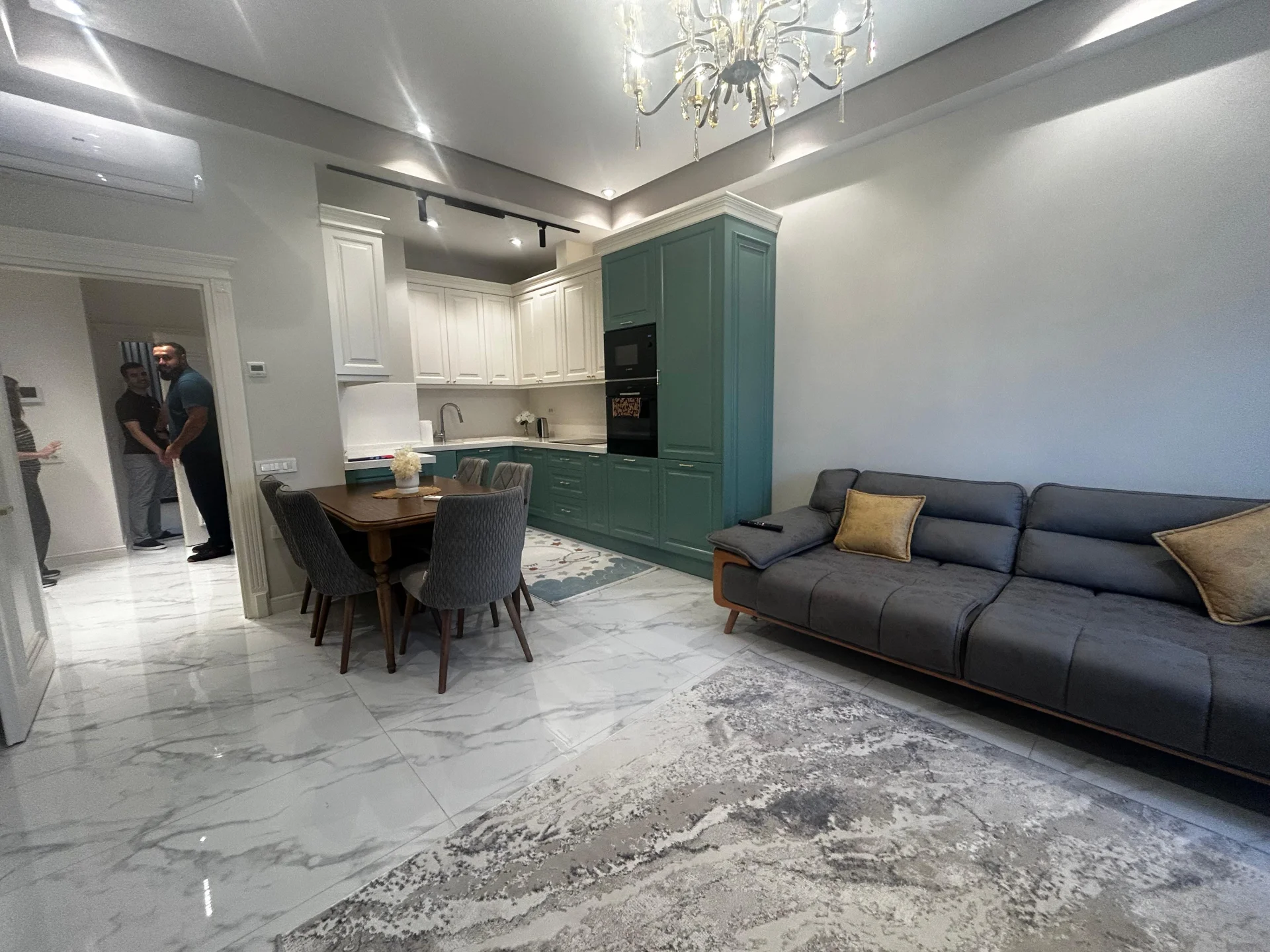 Kirayə 3 otaqlı Mənzil 110 m² Xətai r.