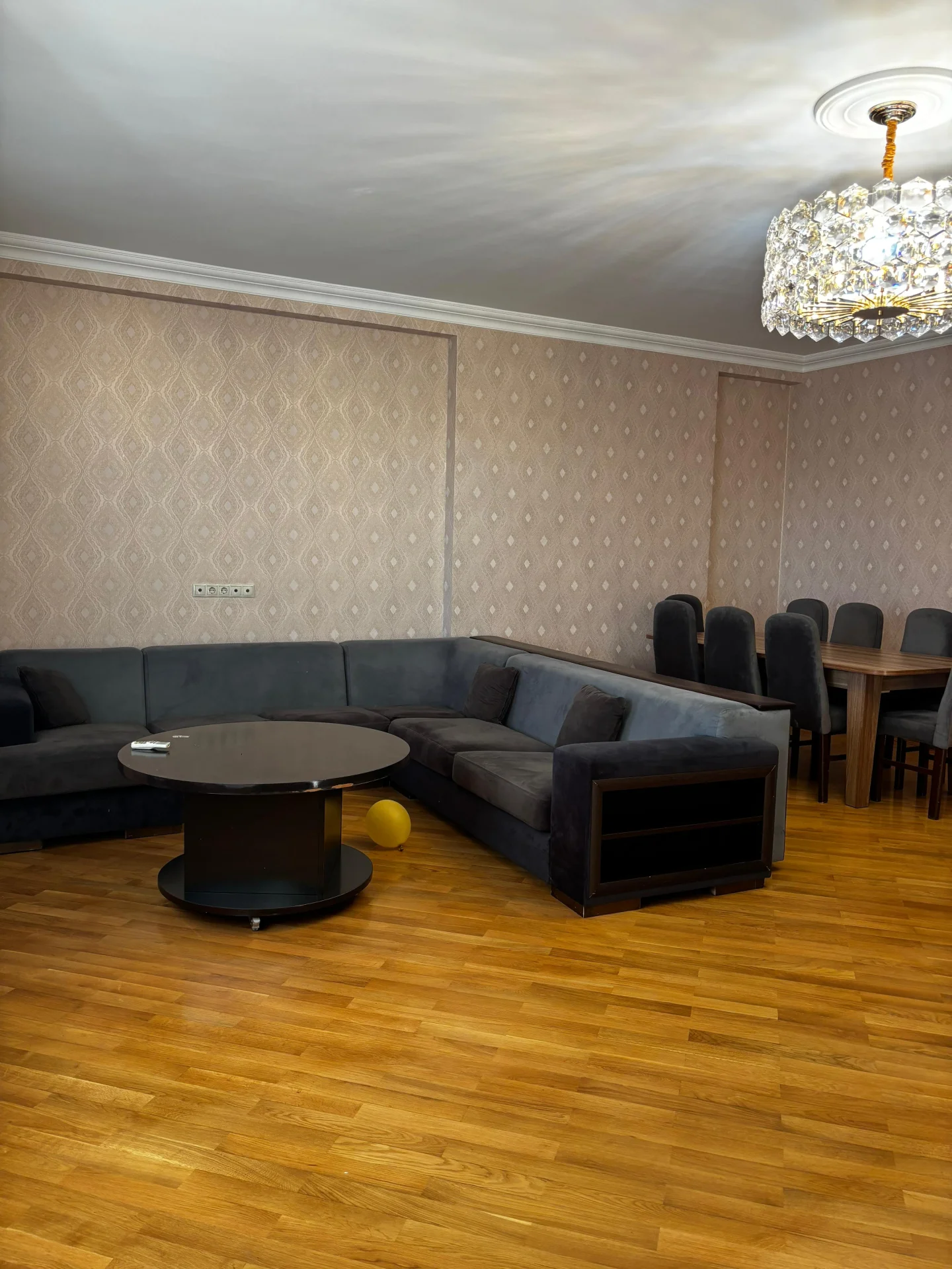 Kirayə 3 otaqlı Mənzil 135 m² Nərimanov r.