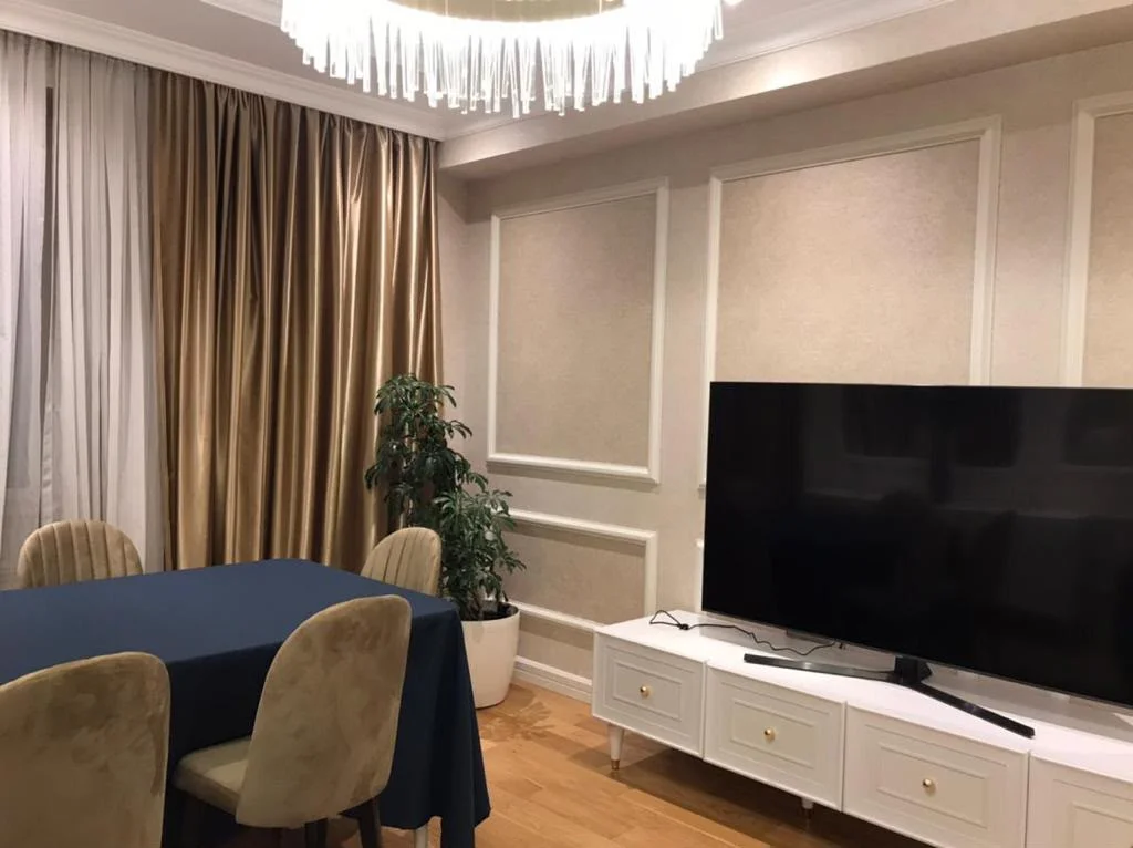 Kirayə 3 otaqlı Mənzil 105 m² Səbail r.