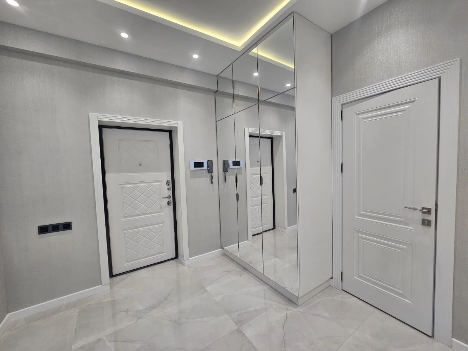 Kirayə 2 otaqlı Mənzil 80 m² Xətai r.