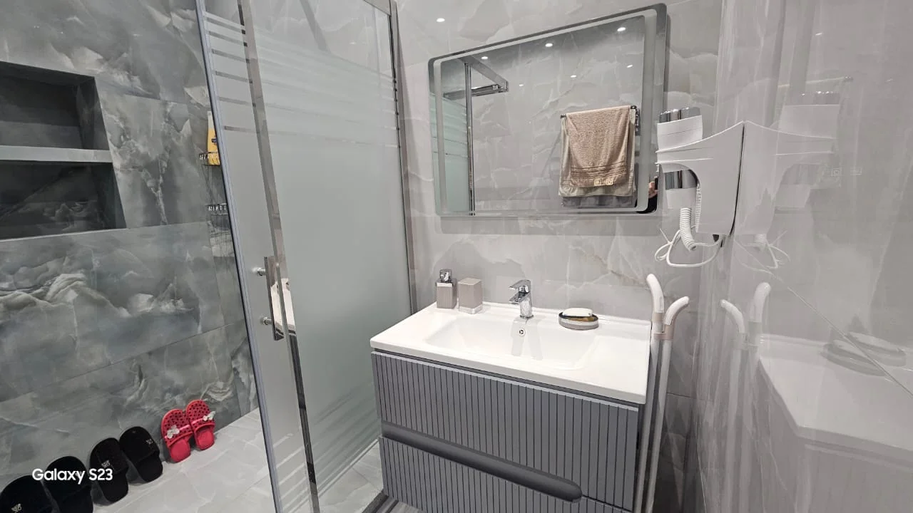 Kirayə 3 otaqlı Mənzil 100 m² Xətai r.