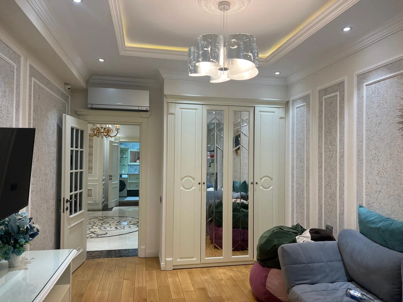 Satılır 4 otaqlı Mənzil 4 m² Nəsimi r.