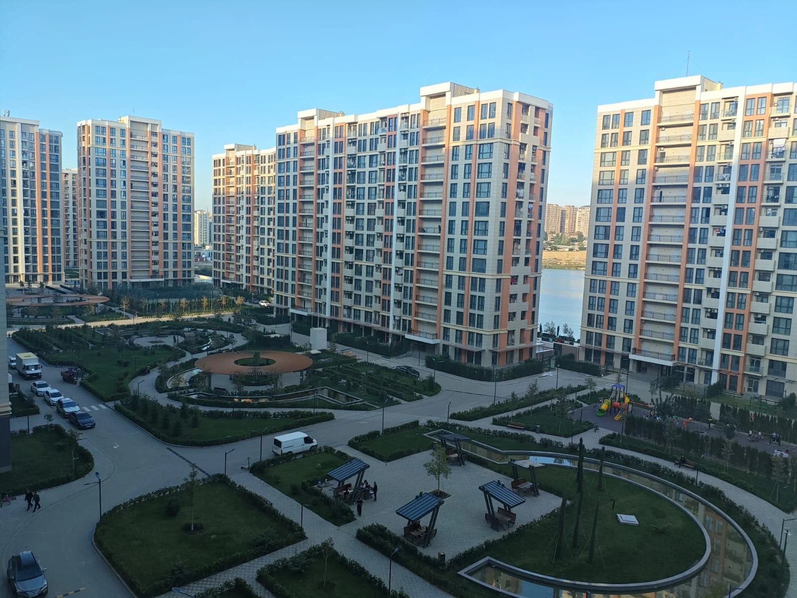 Kirayə 3 otaqlı Mənzil 80 m² Yasamal r. Elmlər Akademiyası m. – şəkil 1