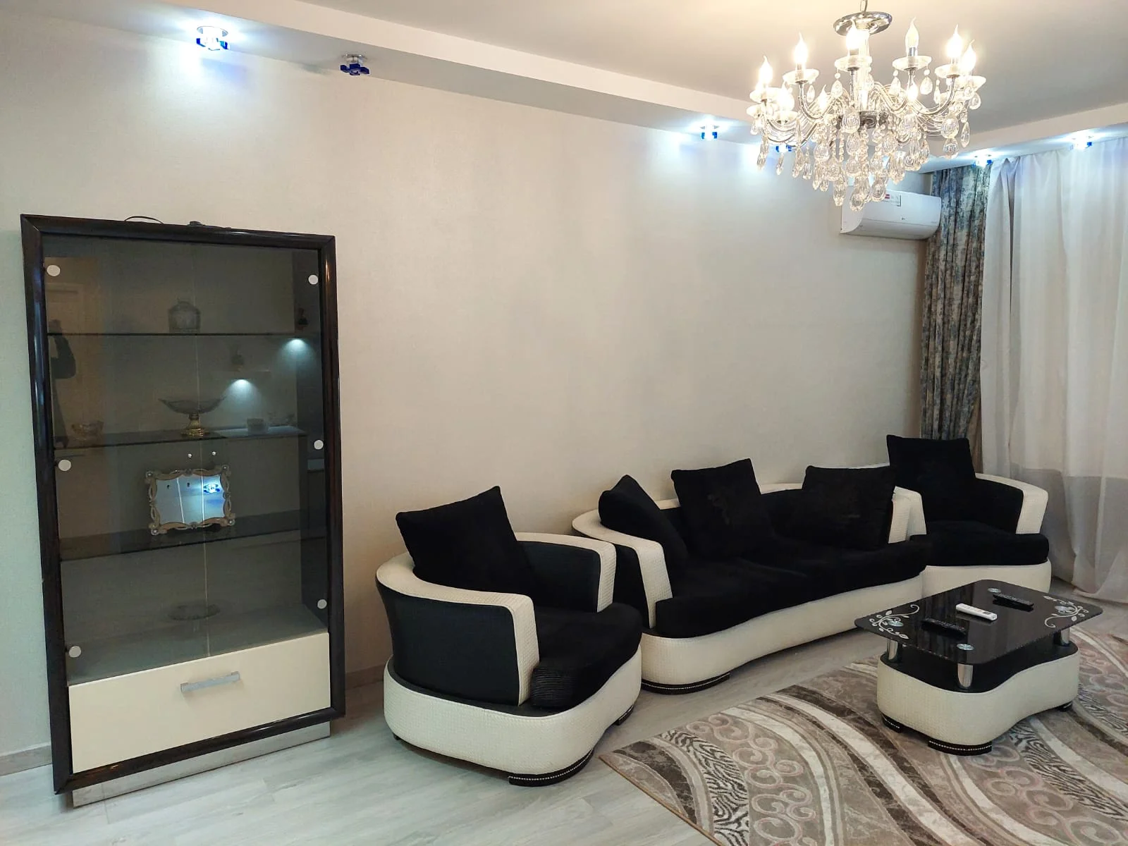 Kirayə 2 otaqlı Mənzil 110 m² Nəsimi r. – şəkil 3