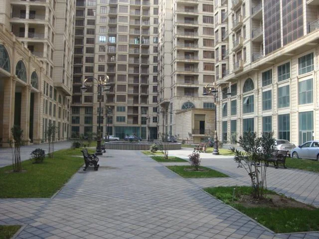 Kirayə 3 otaqlı Mənzil 162 m² Səbail r. – şəkil 16
