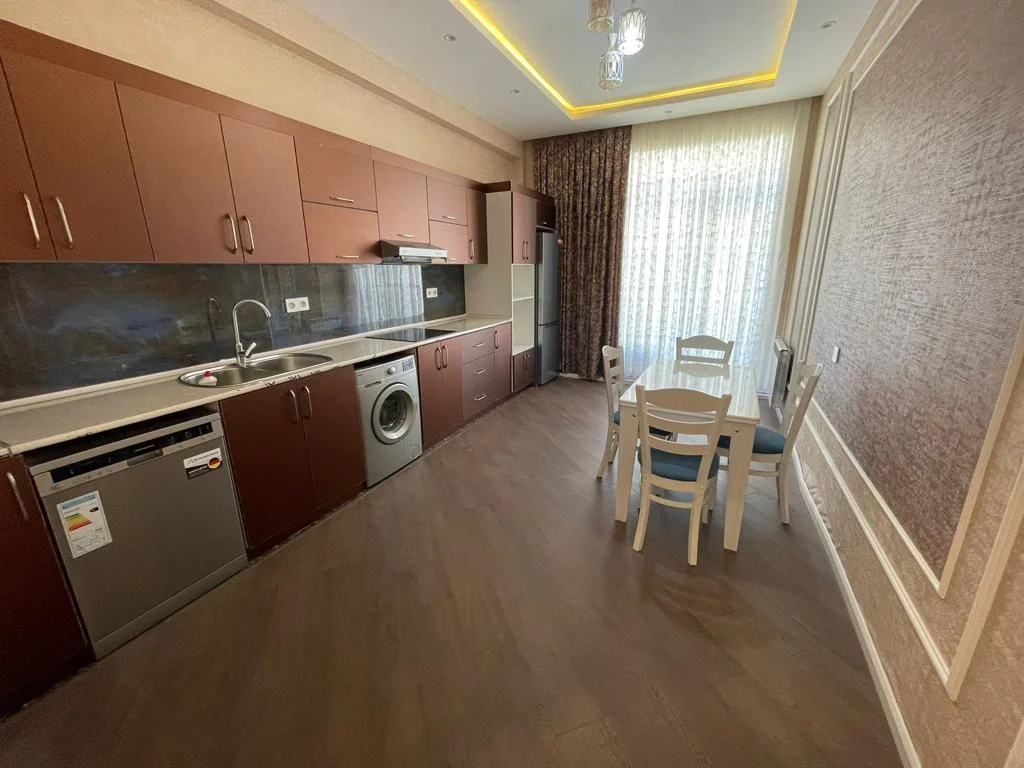 Kirayə 2 otaqlı Mənzil 85 m² Xətai r.