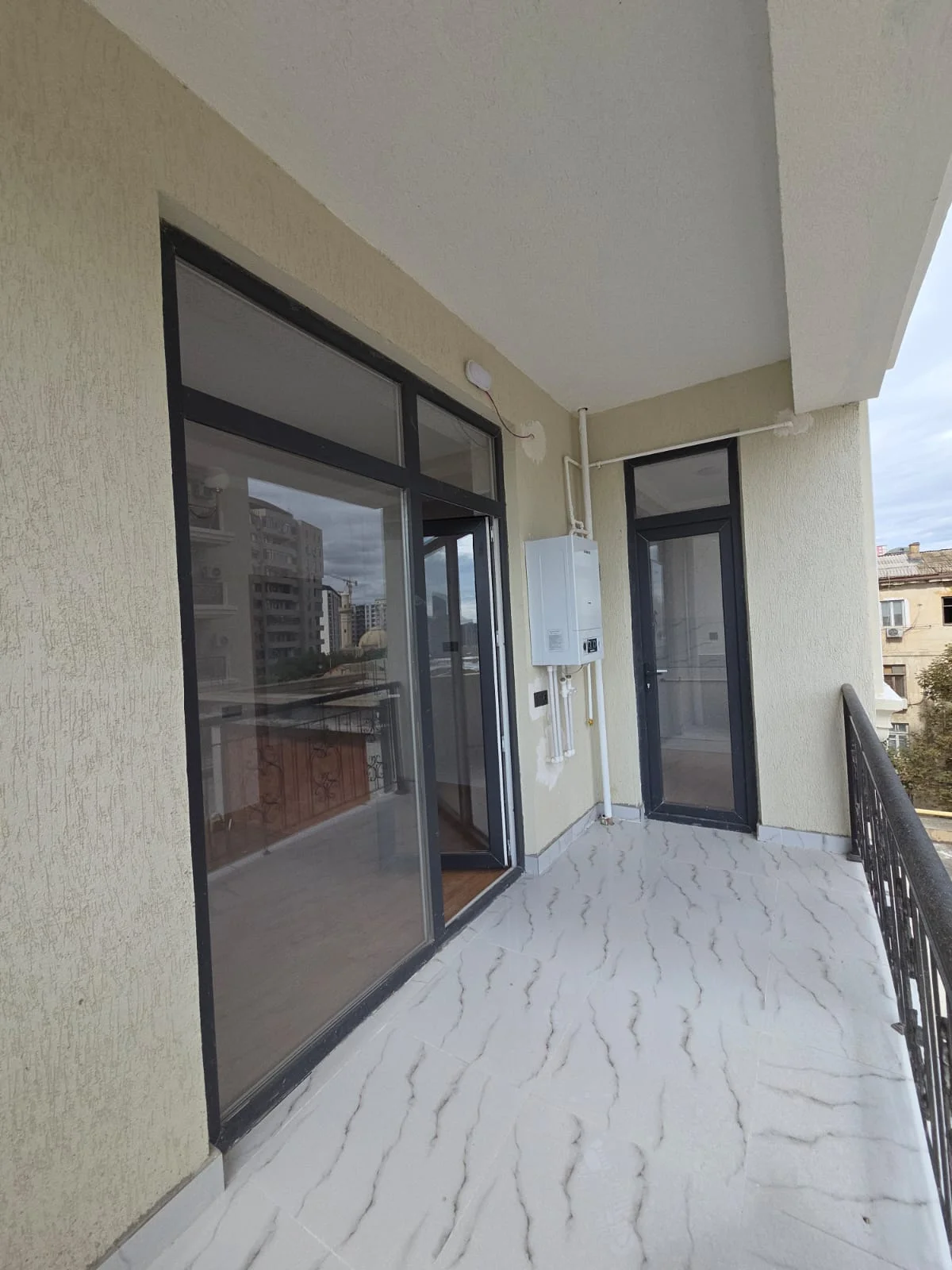 Satılır 2 otaqlı Mənzil 72 m² Nəsimi r. 28 May m. – şəkil 9