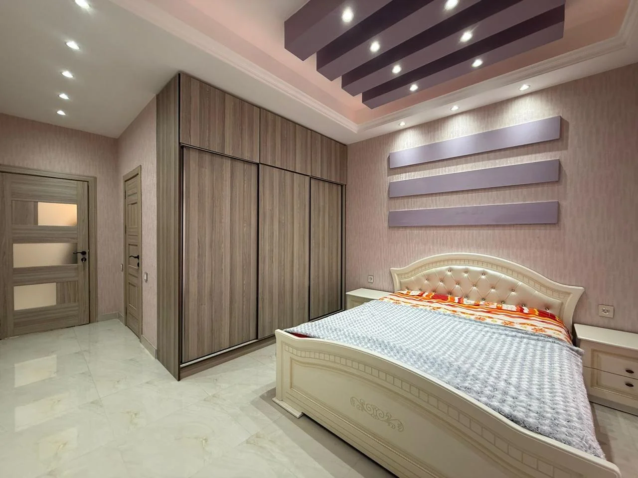 Kirayə 3 otaqlı Mənzil 100 m² Xətai r.