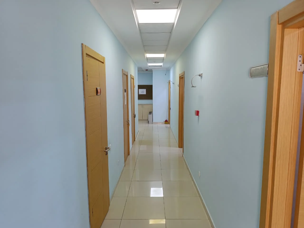 İcarəyə verilir 7 otaqlı ofis 301 m