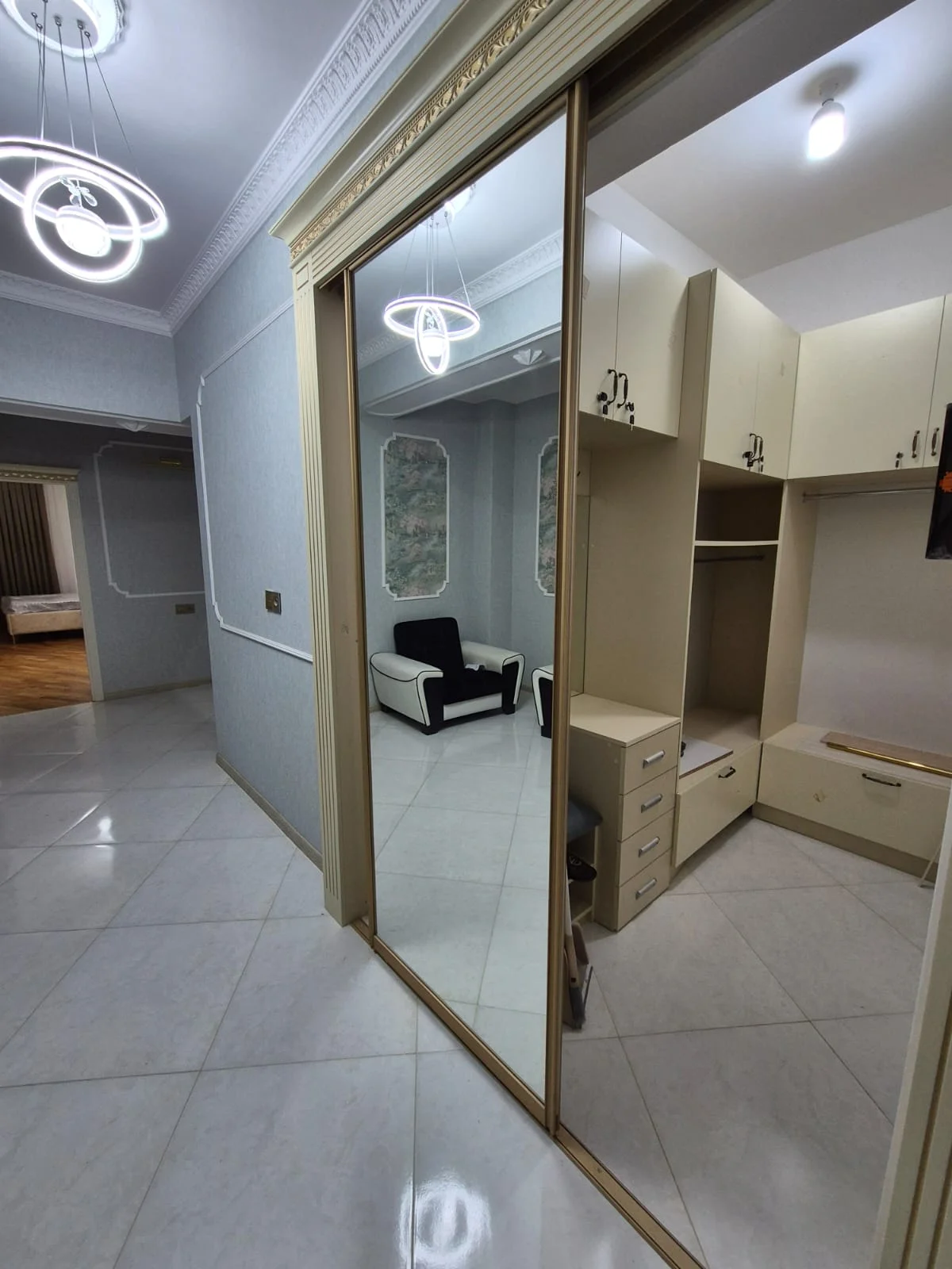 Kirayə 2 otaqlı Mənzil 117 m² Nəsimi r. – şəkil 4