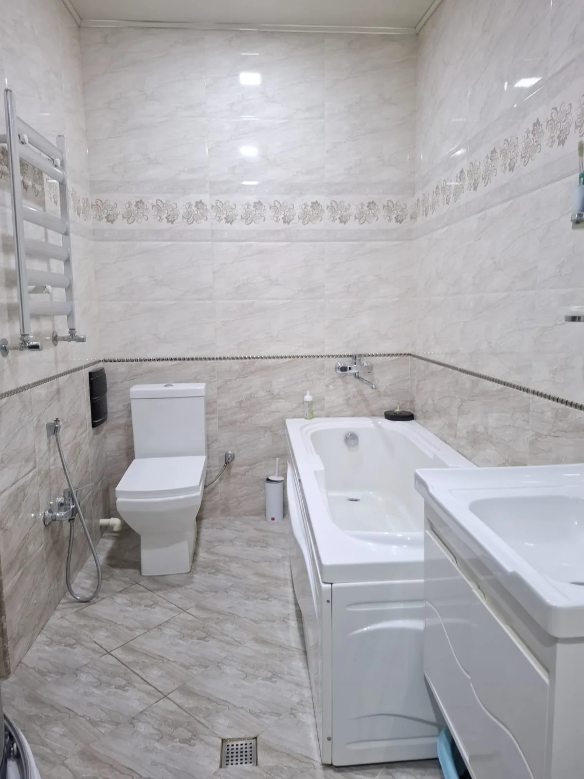 Kirayə 2 otaqlı Mənzil 70 m² Nizami r.