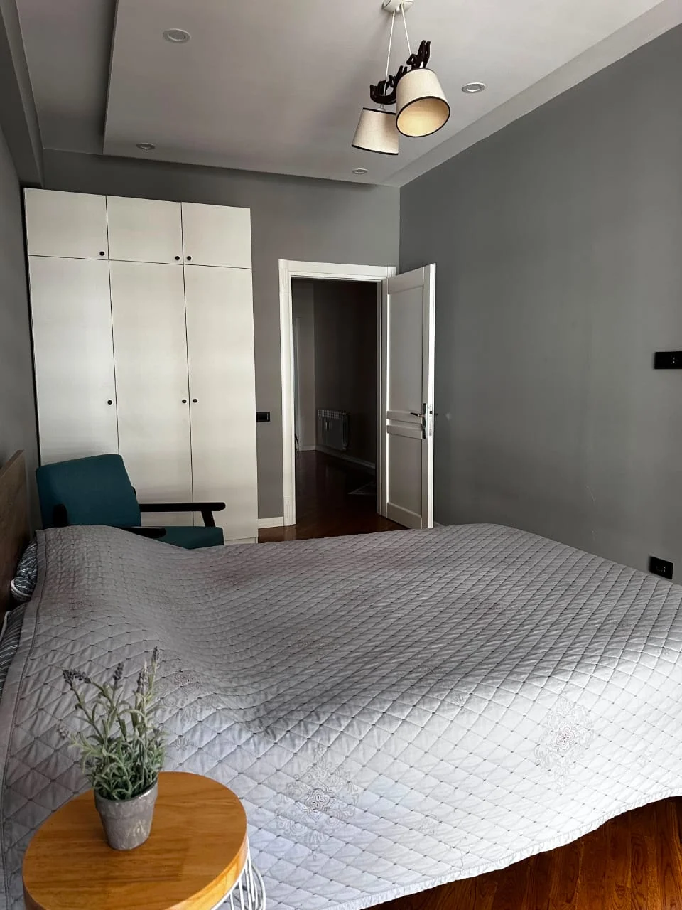 Kirayə 3 otaqlı Mənzil 141 m² Xətai r.