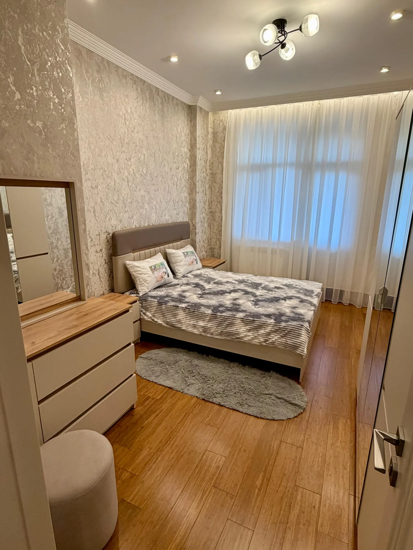 Kirayə 2 otaqlı Mənzil 85 m² Nəsimi r.